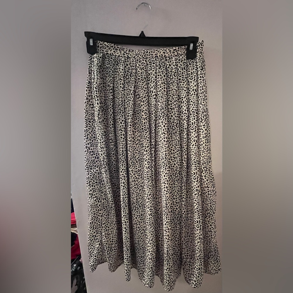 Who What Wear Skirt

• pattern
• polka dot
• leopard print